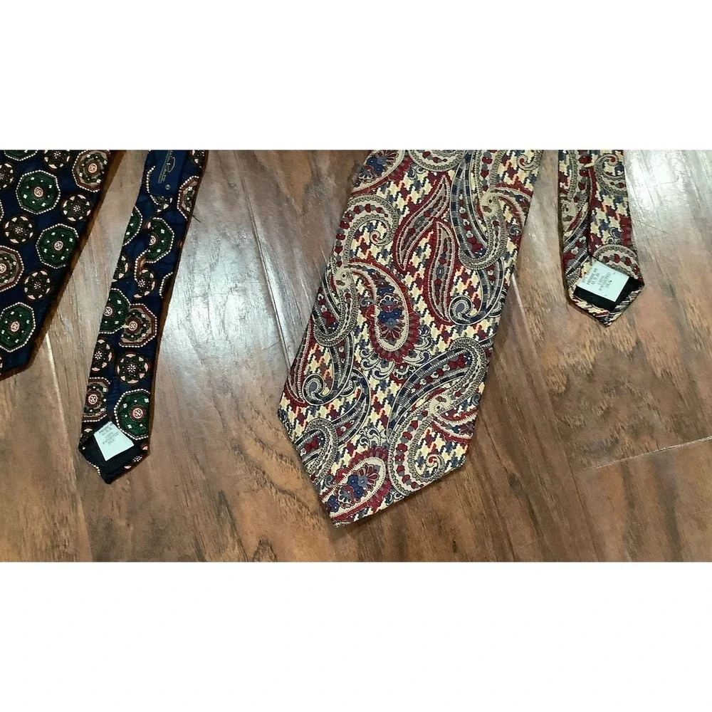 2 Oscar De La Renta  Men's Silk Tie Made in USA